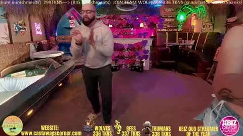 Snapshot of bigbananamilfshake chatting on February 2025 04:38:02 AM Mya and Angelo online show from February 2025 04:38:02 AM