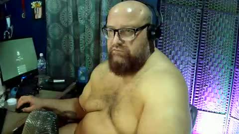 BigBear4Cuddles online show from April 2026 01:43:01 AM