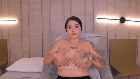 Snapshot of bigbigbreast chatting on November 2025 09:06:02 PM Maria online show from November 2025 09:06:02 PM