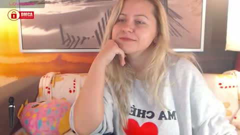 Snapshot of bigboobsarri chatting on December 2024 01:43:01 PM BigBoobsArri online show from December 2024 01:43:01 PM