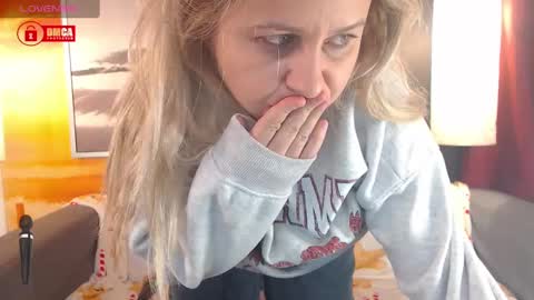 Snapshot of bigboobsarri chatting on December 2024 10:20:01 PM BigBoobsArri online show from December 2024 10:20:01 PM