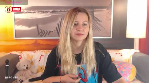 Snapshot of bigboobsarri chatting on February 2025 11:10:01 AM BigBoobsArri online show from February 2025 11:10:01 AM