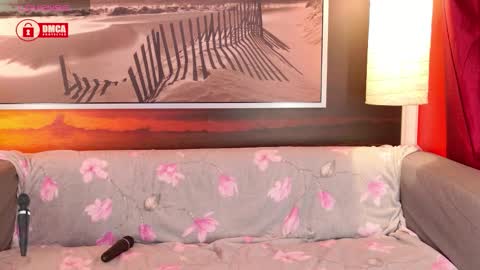 Snapshot of bigboobsarri chatting on October 2025 08:22:02 AM BigBoobsArri online show from October 2025 08:22:02 AM