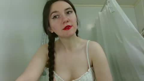 Isabella online show from May 2026 04:41:02 AM