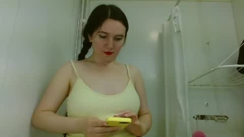 Isabella online show from May 2026 03:03:02 AM
