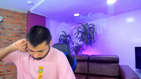 Snapshot of bigbros18 chatting on December 2025 01:05:01 PM MOD ramon My team is mickey and roman online show from December 2025 01:05:01 PM