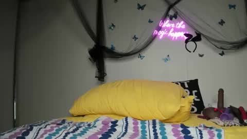 Snapshot of bigbuttsarena chatting on February 2025 01:41:01 AM bigbuttsarena online show from February 2025 01:41:01 AM