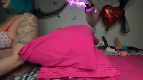 Snapshot of bigbuttsarena chatting on February 2025 10:47:01 PM bigbuttsarena online show from February 2025 10:47:01 PM