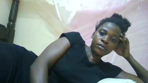 Snapshot of bigclit_bae22 chatting on June 2026 01:09:02 PM bigclit_bae22 online show from June 2026 01:09:02 PM
