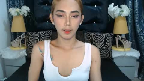HOLLY online show from July 2026 10:57:01 AM