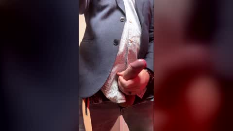 bigdick3981 online show from April 2026 01:17:01 PM
