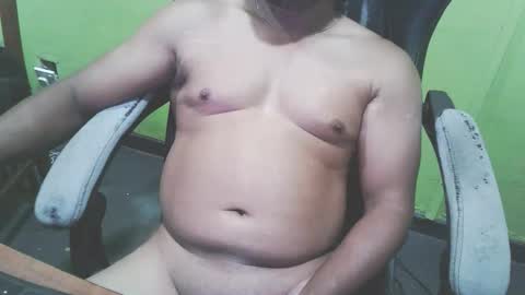 Snapshot of bigdickguyaux chatting on December 2025 02:28:01 AM bigdickguyaux online show from December 2025 02:28:01 AM