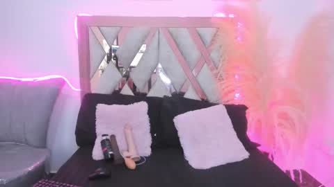 Snapshot of bigfinger125 chatting on February 2025 08:49:02 PM Lucy and Fred online show from February 2025 08:49:02 PM