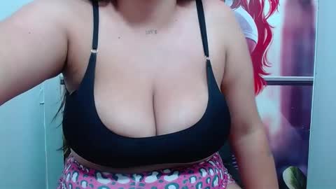 Snapshot of bigg_boobs_xxx chatting on March 2025 10:13:02 AM Sunny online show from March 2025 10:13:02 AM