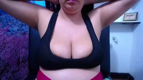 Snapshot of bigg_boobs_xxx chatting on March 2025 10:19:01 AM Sunny online show from March 2025 10:19:01 AM