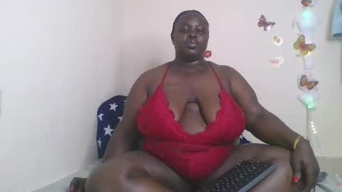 Snapshot of bigg_cate chatting on November 2025 03:36:02 PM Bigg Cate online show from November 2025 03:36:02 PM