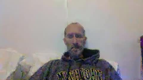 Snapshot of bighugemouthful chatting on December 2025 02:16:02 AM Chaz online show from December 2025 02:16:02 AM