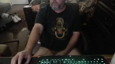 Snapshot of bighugmugg chatting on November 2025 05:50:02 PM bighugmugg online show from November 2025 05:50:02 PM