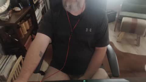Snapshot of bighugmugg chatting on June 2026 09:57:02 PM bighugmugg online show from June 2026 09:57:02 PM