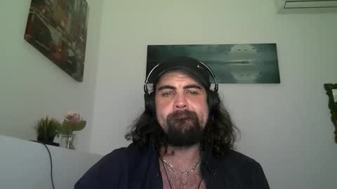 Snapshot of bigjohnofthewood chatting on October 2025 04:33:02 AM BigJohnOfTheWoods online show from October 2025 04:33:02 AM