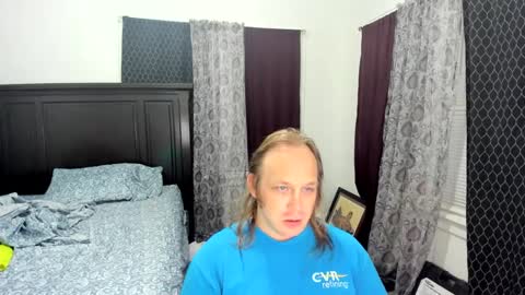 bigmike20129020 online show from October 2025 08:34:01 AM