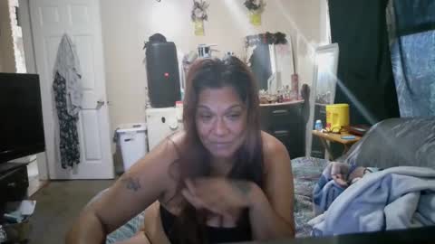 the Mini mami online show from October 2025 06:38:02 PM