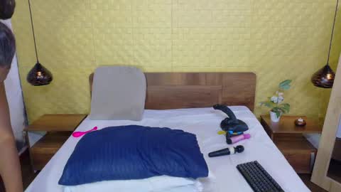 bigroundbooty_ online show from May 2026 09:00:01 PM
