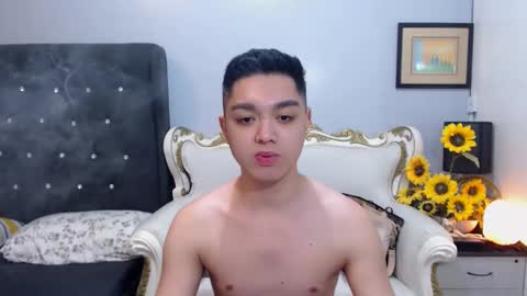 Snapshot of bigshowforyouxx chatting on October 2025 02:06:02 PM Jay online show from October 2025 02:06:02 PM