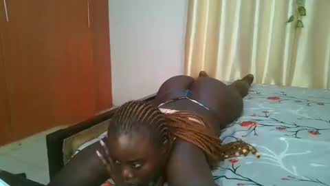 Snapshot of bigtits_baddie chatting on November 2025 03:07:01 AM bigtits_baddie online show from November 2025 03:07:01 AM