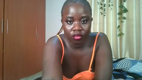 Snapshot of bigtits_baddie chatting on December 2025 01:55:02 AM bigtits_baddie online show from December 2025 01:55:02 AM