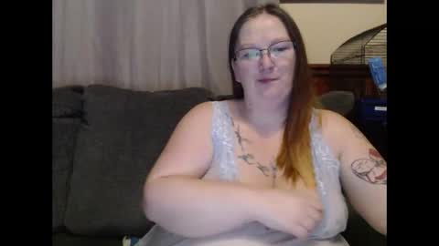 Snapshot of bigtitsgirl9991 chatting on February 2026 02:21:02 AM Kim online show from February 2026 02:21:02 AM