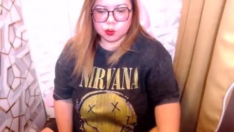 Snapshot of bigtitshotmom chatting on November 2025 08:47:01 AM MARJ online show from November 2025 08:47:01 AM