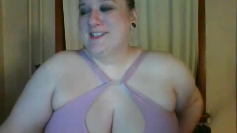 Snapshot of bigwheeliestyle chatting on November 2025 04:33:02 AM Lady of the WHEEL online show from November 2025 04:33:02 AM