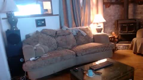 bigwoodman831 online show from May 2026 12:21:02 PM