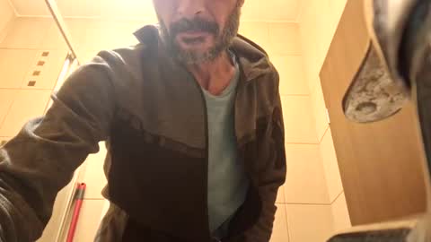 Snapshot of bisexdadd chatting on December 2024 04:40:01 PM bisexdadd online show from December 2024 04:40:01 PM