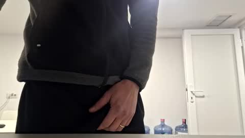 Snapshot of bisexdadd chatting on January 2025 04:30:02 AM bisexdadd online show from January 2025 04:30:02 AM