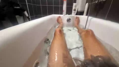 Snapshot of bisexdadd chatting on November 2025 10:08:02 AM bisexdadd online show from November 2025 10:08:02 AM