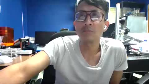Manu O online show from May 2026 01:14:01 AM