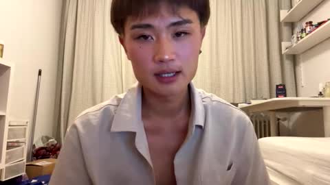 Lou online show from May 2026 10:37:01 PM
