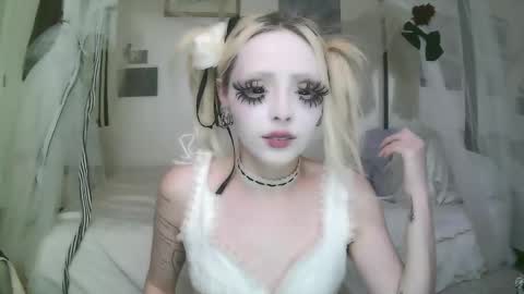 vampire fang  online show from March 2026 06:55:02 PM