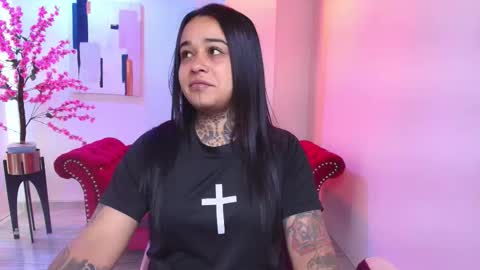 Snapshot of black_roseee chatting on February 2026 03:43:01 AM Rousse online show from February 2026 03:43:01 AM