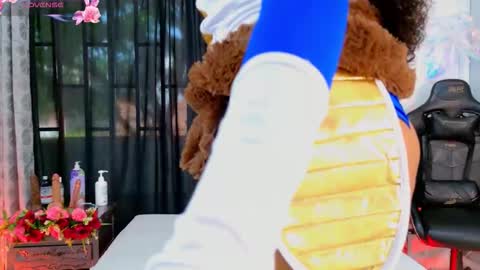 Tifany online show from October 2025 01:23:02 PM