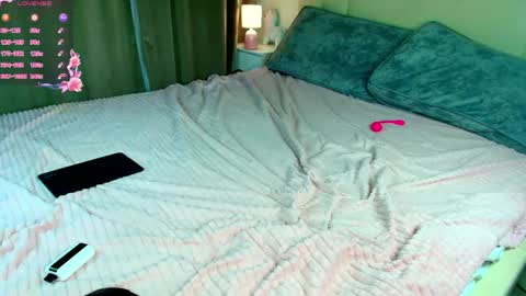 black_white_angel online show from April 2026 12:17:02 PM