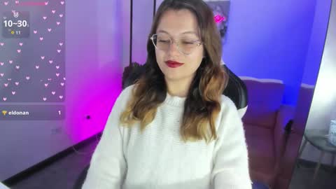 Sophie online show from November 2025 12:04:02 PM