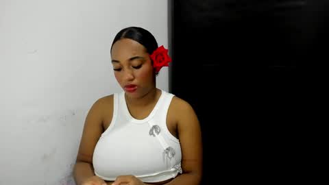 Shophie White online show from October 2025 01:29:01 AM