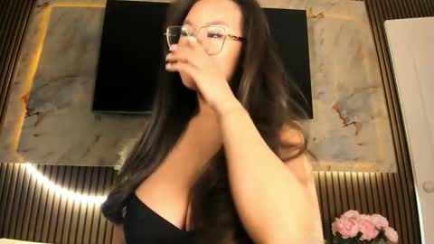 Karina online show from September 2025 10:18:01 AM