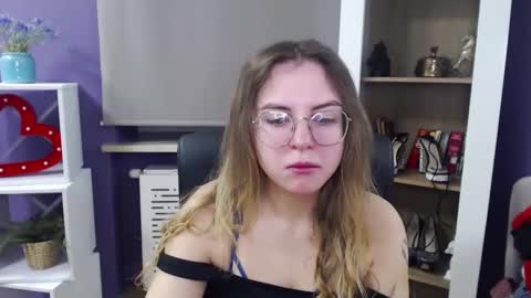 Z O E Y online show from December 2024 05:37:01 AM