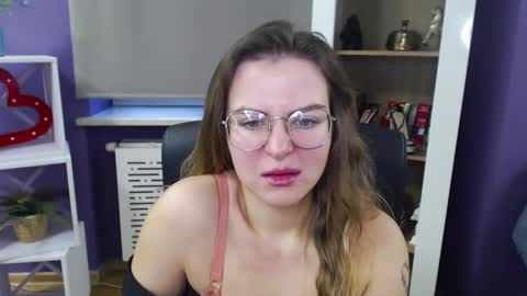 Z O E Y online show from December 2024 09:09:01 AM