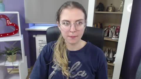 Z O E Y online show from December 2024 09:43:02 AM