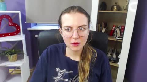 Z O E Y online show from January 2025 09:15:01 AM